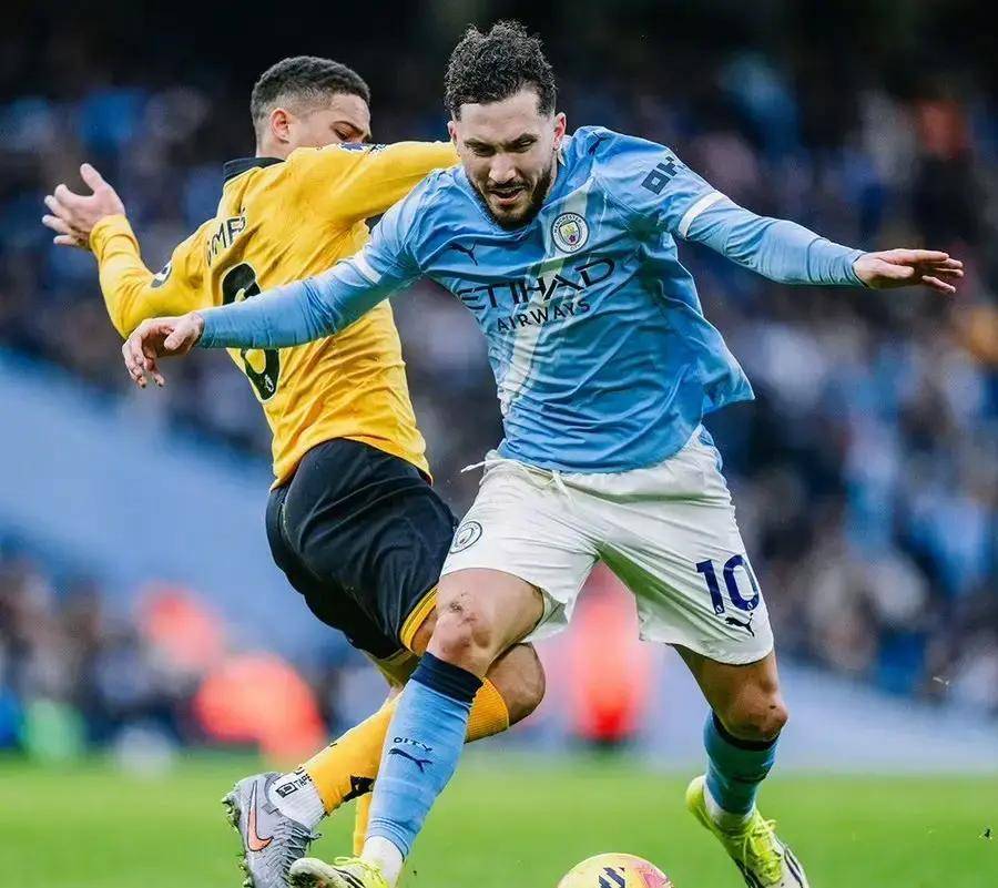 英超太刺激，利物浦遭压哨绝杀！积分榜如下：曼城落后榜首四分！